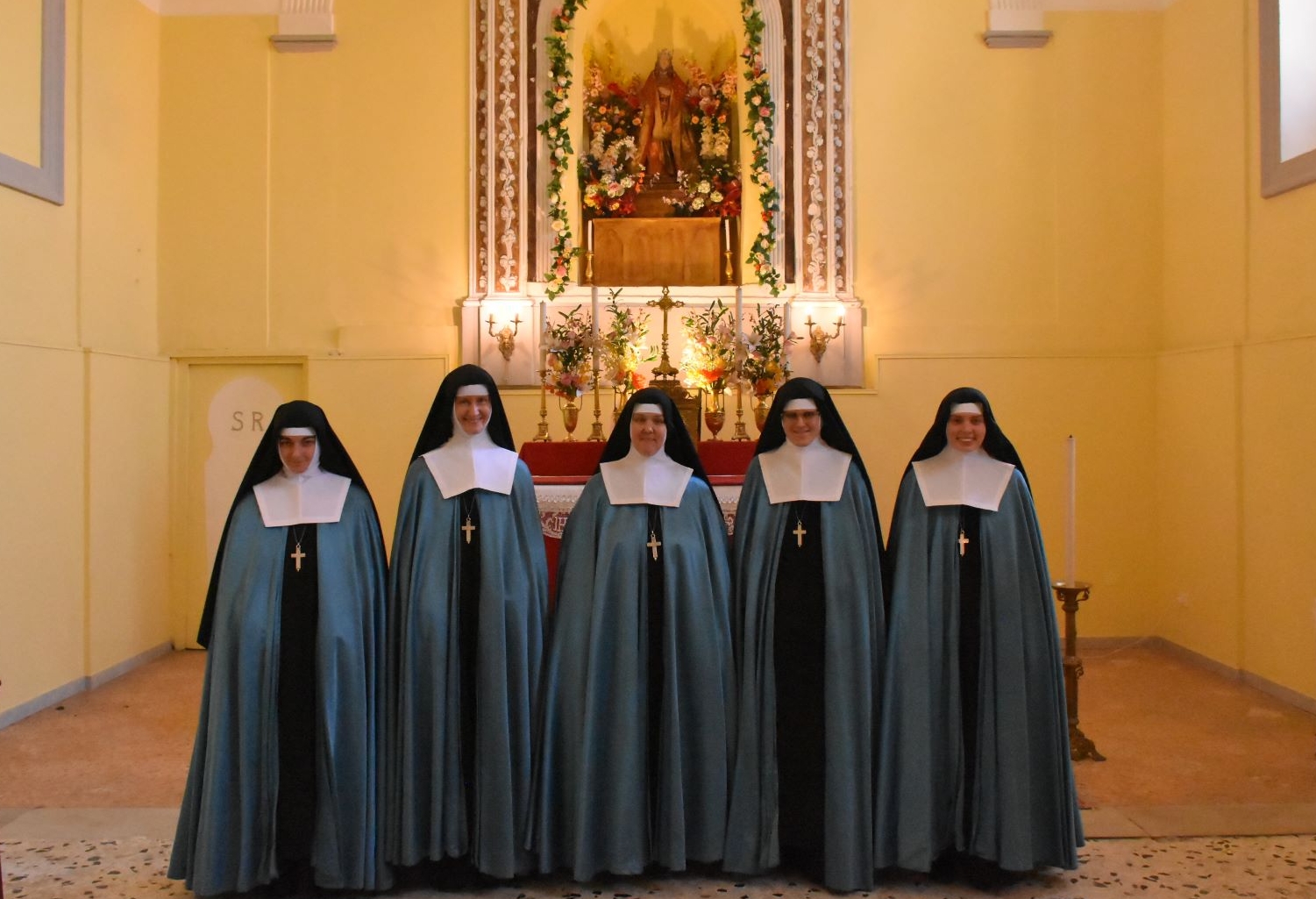 2022 04 sister adorers first vows