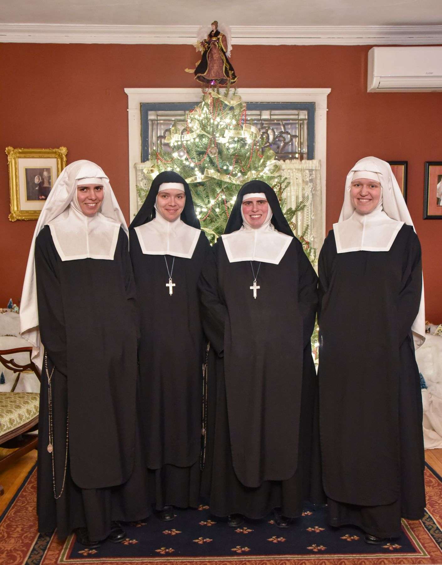 2022 01 sisterschristmasgreeting1